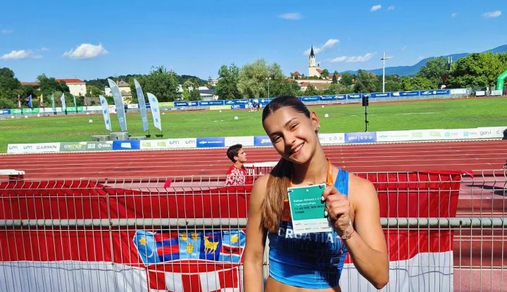 Eva MartinovićUSTUPLJENA FOTOGRAFIJA
