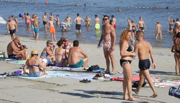 Osijek, 11. 08. 2024., Kopika, ljeto 2024, kupanje, odbojka, osvježenje, Drava, voplinski valSNIMIO BRUNO JOBST