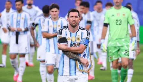 KANSAS CITY, MISSOURI - JULY 11: Lionel Messi #10 of Argentina looks on during the FIFA World Cup 2026 Quarter Final match between Argentina and Switzerland at Kansas City Stadium on July 11, 2026 in Kansas City, Missouri. David Ramos/Getty Images/AFP (Photo by David Ramos/GETTY IMAGES NORTH AMERICA/Getty Images via AFP)