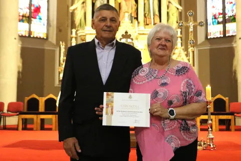 Astrid i Zorislav Novaković nakon 50 godina ponovno stali pred oltar: U brak treba uložiti sebe