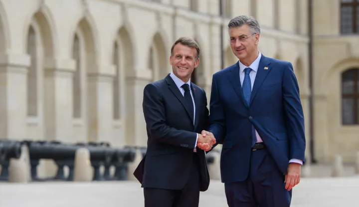 Pariz, 13.07.2026 - Hrvatski premijer Andrej Plenkovi? u Parizu je sudjelovao na sastanku Koalicije voljnih, koji je organizirao ???? predsjednik Emmanuel Macron (L). foto HINA/ Vlada RH/ Platforma X/ @AndrejPlenkovic/ iki