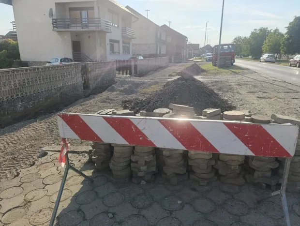 Radovi u Radićevoj u Županji, srpanj 2026.foto: Marija Le&scaron;ić Omerović