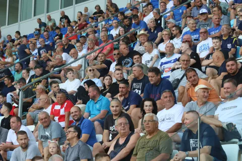 Osijek, 18. 07. 2026, Opus Arena, nogomet, prijateljska utakmica, Osijek - Honved. Navjači Osijeka.snimio GOJKO MITIĆ