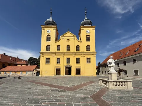 Osijek, 20. 07. 2026., Tvrđa, crkva sv. Mihaela arkanđela, prilaz, invalidi, nemogućnost prilazaSNIMIO BRUNO JOBST