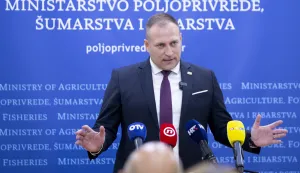 Zagreb, 01.07.2026. - Ministarstvo poljoprivrede, &scaron;umarstva i ribarstva organiziralo konferenciju za medije na kojoj je ministar poljoprivrede, &scaron;umarstva i ribarstva David Vlajčić uz glavnog urednika Večernjeg lista Dražena Klarića i direktora SPAR-a Hrvatska Gorana Vukelića predstavio 13. izdanje projekta "OPG Zlata vrijedan", kojim se bira najbolje obiteljsko poljoprivredno gospodarstvo. Nakon predstavljanja spomenutog projekta slijedilo je predstavljanje dva prijedloga programa i &scaron;est prijedloga pravilnika prije procedure javnog savjetovanja. Na slici ministar poljoprivrede, &scaron;umarstva i ribarstva David Vlajčić.foto HINA/ Sa&scaron;a KOLJAN/ sk