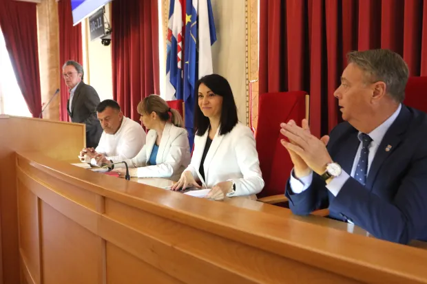 Osijek, 23. 07. 2026, Županijska 4, Ugovori o potprama za poljuprivredu i ruralni razvoj, potpisivanje, Nata&scaron;a Trami&scaron;ak i Goran Ivanović Lac.snimio GOJKO MITIĆ