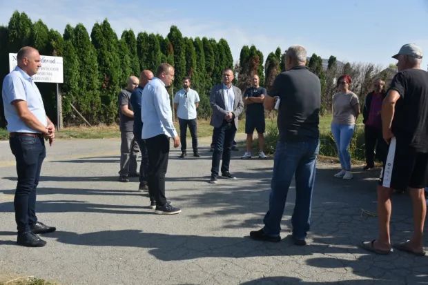 Građani se žale na neugodan smrad iz pročistača u Na&scaron;icama, Grad i Vodovod najavili hitne mjere