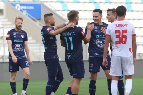 Osijek, 18. 07. 2026, Opus Arena, nogomet, prijateljska utakmica, Osijek - Honved. Ivan Dolček (19).snimio GOJKO MITIĆ
