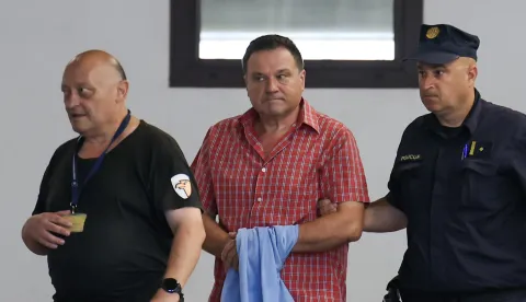 Zagreb, 23.07.2026 - Pripadnici policije dovode direktora olimpijskog programa HOO-a Damira &Scaron;egota na ispitivanje u USKOK. Na slici Damir &Scaron;egota.foto HINA/ Damir SENČAR/ ds