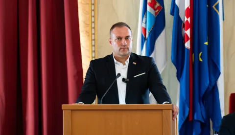 Osijek, Sastanak nacionalnog stožera, Afrička svinjska kuga David Vlajčić; ASK; nacionalni stožer; afrička svinjska kuga; bolest; svinjogojstvo; sastanak