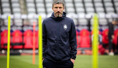 (FILES) Antwerp's Dutch head coach Mark van Bommel attends a training session at the King Baudouin stadium in Brussels on May 8, 2024 on the eve of the Belgian Croky Cup final match between Union Saint-Gilloise and Royal Antwerp FC. Mark van Bommel has been appointed coach of Belgium, the Belgian Football Federation (RBFA) announced on July 24, 2026, specifying that the Dutchman had signed a contract until Euro-2028 organized in the United Kingdom. (Photo by VIRGINIE LEFOUR/Belga/AFP)/Belgium OUT