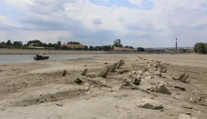 Osijek, 11. 07. 2026, Poviesno nahniži vodostaj Drave, Drava Lijev i desna obala, Podravlje, kod Tvrđe, Pampas.snimio GOJKO MITIĆ
