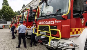Zagreb, 14.7.2026 - Svečana primopredaja četiri nova specijalizirana vatrogasna vozila za ga&scaron;enje &scaron;umskih požara. Vozila su dio nabave ukupno 78 novih vozila koju Hrvatska vatrogasna zajednica provodi uz financiranje sredstvima općekorisnih funkcija &scaron;uma (OKF&Scaron;).Foto Hina/ Dario GRZELJ/ dag