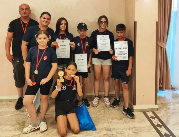 ORAHOVICA - SRPANJ 2026. - Mali orahovački vatrogasci s odličjima i diplomama