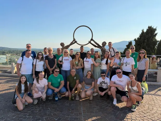 VINKOVCIZa članove Kulturno-umjetničkog dru&scaron;tva "&Scaron;umari" iz Vinkovaca ovogodi&scaron;nje ljeto ispunjeno je nastupima, putovanjima i susretima s čuvarima tradicijske kulture iz Hrvatske i drugih europskih zemalja.2026.