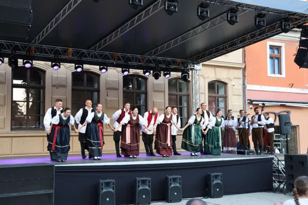 VINKOVCIZa članove Kulturno-umjetničkog dru&scaron;tva "&Scaron;umari" iz Vinkovaca ovogodi&scaron;nje ljeto ispunjeno je nastupima, putovanjima i susretima s čuvarima tradicijske kulture iz Hrvatske i drugih europskih zemalja.2026.