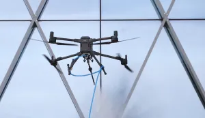 Osijek, 15. 05. 2026., GC, OSIJEK DRON EXPO, drugi dan, sajam, demostracija opreme, dron, pranje fasada; pranje staklenih povr&scaron;inaSNIMIO BRUNO JOBST
