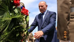 Polaganjem vijenaca i paljenjem svijeća u subotu je obilježena 35. obljetnica pogibije &scaron;est pripadnika 1. gardijske brigade "Tigrovi", a potpredsjednik Vlade i ministar hrvatskih branitelja Tomo Medved kazao je da svi imamo obavezu podsjećati na istinu o stvaranju i obrani Hrvatske.