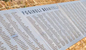 Osijek, 04. 08. 2026., Kapelica Kraljice mira, odavanje počasti, Oluja '95, Dan pobjede, vijenci, svijeće SNIMIO BRUNO JOBST