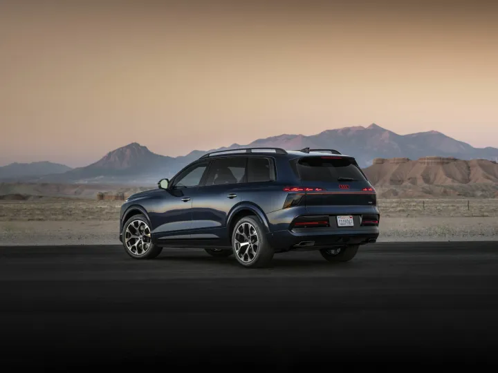 Daytona grey metallic, outdoor static photo, exterior, side view