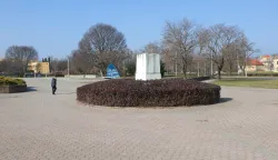 Osijek, 05. 02. 2025., Park kralja Držislava, postamentSNIMIO BRUNO JOBST