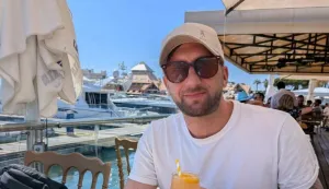 U riječkom domu obitelji Vejzović na Zametu posjetili smo Agana Vejzovića, oca 38-godi&scaron;njeg Denisa, čovjeka čije je lice usječeno od brige, neprospavanih noći i nepodno&scaron;ljivog tereta koji trenutno nosi.