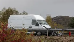 26.10.2023.,Gosipc - Dvije su osobe poginule u sudaru motocikla i kombi vozila u cetvrtak u ranim jutarnjim satima na autocesti A1 kod Gospica. Nesreca se dogodila oko 4:30 sati, a sudarili su se motocikl zadarski registracija i kombi ogulinskih oznaka Promet izmedju Gospica i Sv. Roka je u prekidu i odvija se obilazno drzavnom cestom kroz Gospic. Photo: Nikola Mraovic/PIXSELL