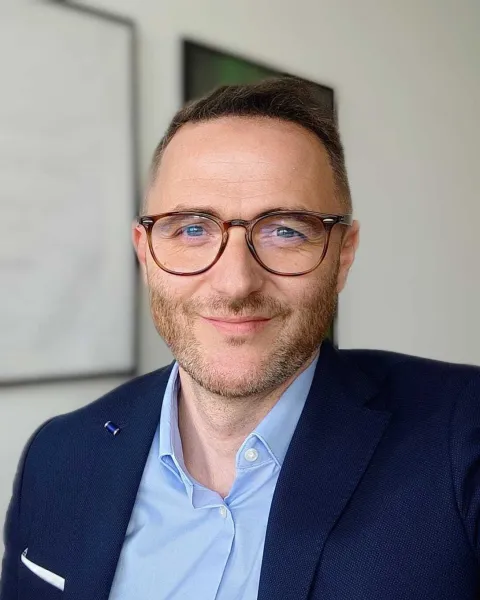 MAGAZIN Izv. prof. dr. sc. Tomislav IvanjkoOdsjek za informacijske i komunikacijske znanostiFilozofski fakultet Sveučili&scaron;ta u Zagrebu 