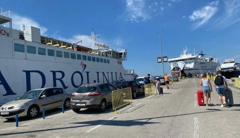 trajekt, luka, Split. turizam 