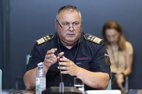 Zagreb, 14.07.2026 - Sjednica Odbora za unutarnju politiku i nacionalnu sigurnost Hrvatskoga sabora. Na fotografiji Slavko Tucaković, Tomo Medved.foto HINA/ Daniel KASAP/ dk