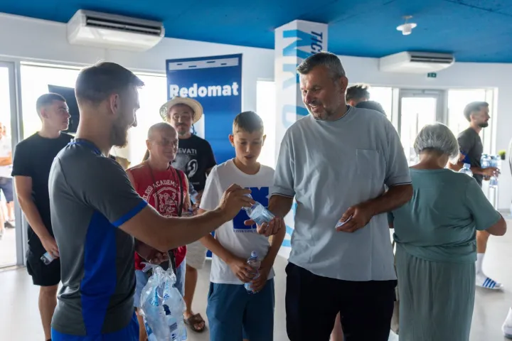 RED ZA ULAZNICE NA OPUS ARENI UOČI UTAKMICE OSIJEK - LOKOMOTIVAKOLOVOZ 2026. OPUS ARENAUSTUPLJENA FOTOGRAFIJA