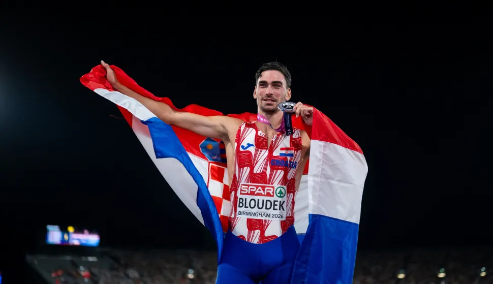 Marino Bloudek (Kroatien) jubelt &uuml;ber Platz 2 und die Silber Medaille, 800 Meter Herren, FinaleFoto: Nordphoto/Memmler Photo: Nordphoto/Memmler/NORDPHOTO