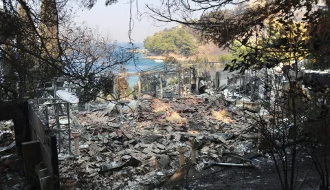 14.08.2026., Omis - Dolaskom jutra postali su vidljivi razmjeri stete nakon nezapamcenog pozara koji je jucer i nocas zahvatio podrucje Omisa. Photo: Ivo Cagalj/PIXSELL