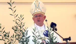 Rijeka,15.08.2026,. Rije?ki nadbiskup Mate Uzini? predsvodio je sredi?nje misno slavlje i zavjetnu misu Rije?ke nadbiskupije i Grada Rijeke na blagdan Veluke Gospe u Crkvi Bla?ene Djevice Marije na Trsatu. Na fotografiji rije?ki nadbiskup Mate Uzini?.