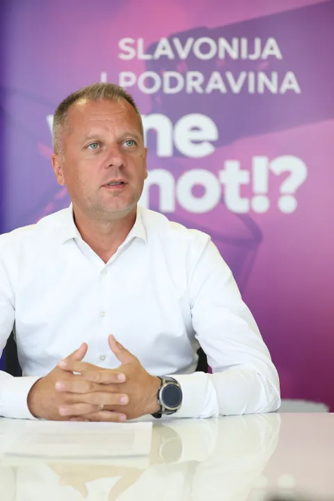 Ove jeseni ponovno krećemo na put kroz okuse Slavonije i Podravine: od 11. rujna do 9. listopada održat će se 6. Festival vina i zalogaja "Slavonija i Podravina - Wine not!?"kolovoz 2026.