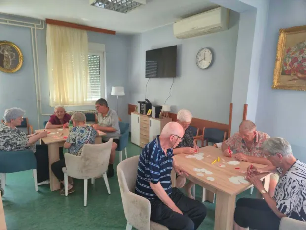 VUKOVAR - Stariji s knjižničarima izrađuju spomenaricuKOLOVOZ 2026.