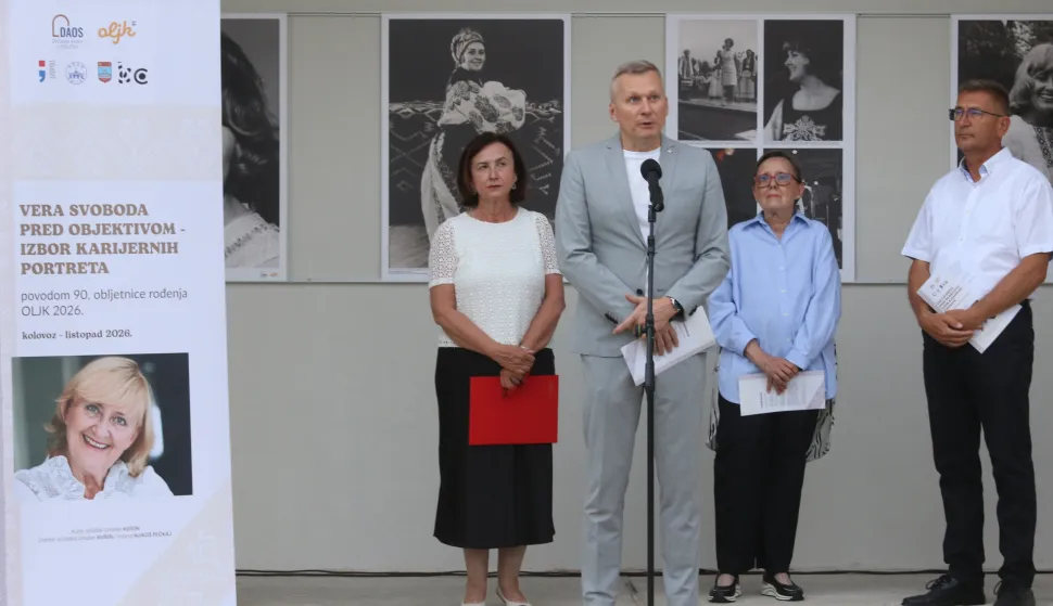 Osijek, 18. 08. 2026, Državni arhiv u Osijeku, DAOS. Vera Svoboda pred objektivom - izbor karijernih portreta, povodom 90. obljetnice rođenja, OLJK 2026. Izložba fotografija. Autori izložbe: Dražen Ku&scaron;an, odabir izložaka: Dra&scaron;en Ku&scaron;an i Vesna Njiko&scaron; Pečkaj. Zdenka Predrijevac, Tihomir Florijančić, Vesna Njiko&scaron; Pečkaj i Dražen Ku&scaron;an.snimio GOJKO MITIĆ