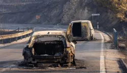 Omi&scaron;, Stanići, Lokva Rogoznica, 14.08.2026. - Požar koji je sinoć planuo u Lokvi Rogoznici pro&scaron;irio se do Omi&scaron;a. U bolnicu je prebačeno preko 20 ozlijeđenih, a nastala je i velika materijalna &scaron;teta.foto HINA/ Miroslav Lelas/ lm