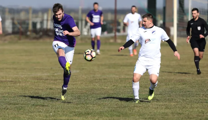 Osijek.16.02.2020. SRC "Ivanovac" Nogometna utakmica Nk Ivanovac-Nk Olimpija (Osijek) Kup NS OsijekNa fotografiji: detalj sa utakmiceFoto:Marko Mrkonjic