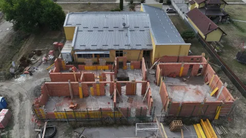 LADIMIREVCI/IVANOVCIGradili&scaron;ta Osnovne &scaron;kole u Ladimirevcima i Područne &scaron;kole Ivanovci u petak je obi&scaron;la županica osječko-baranjska Nata&scaron;a Trami&scaron;ak.kolovoz 2026.