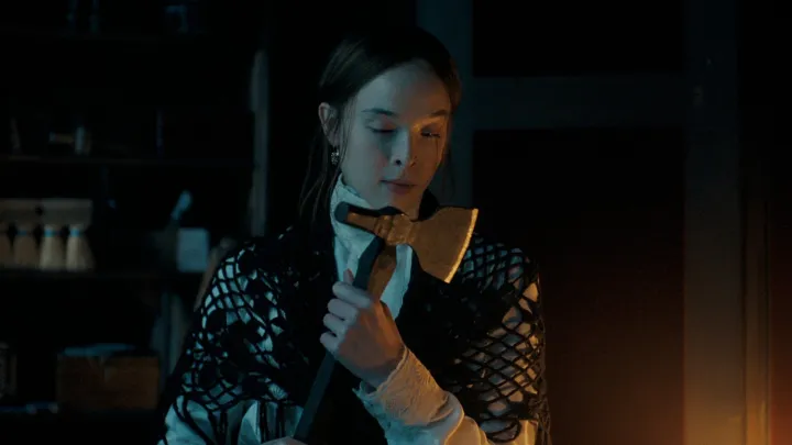 serija "Monster: The Lizzie Borden Story"Ella Beatty kao Lizzie Borden.