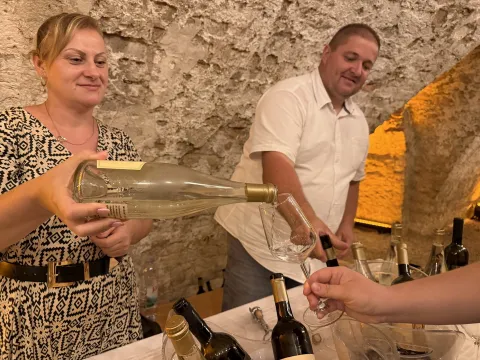 Vino, glazba i sjajna atmosfera obilježili zavr&scaron;nu večer Brodskog vinskog festivala2026.