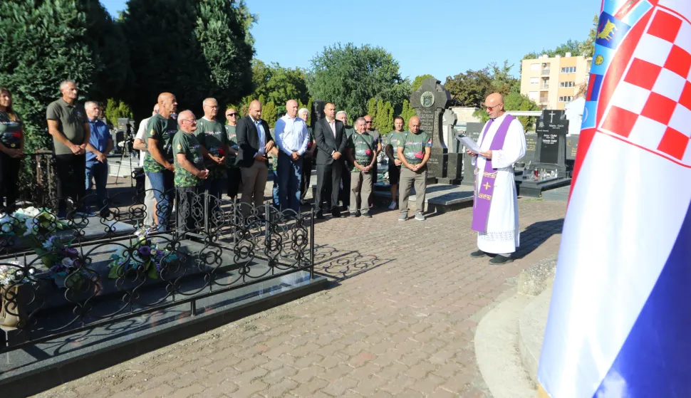 Osijek, 23. 08. 2026, Groblje Novi grad, kod OLT-A. Udruga veterana 106. brigade oblježila Europski dan sječanja na žrtve svigh totalitarnih i autroritarnih režima. snimio GOJKO MITIĆ
