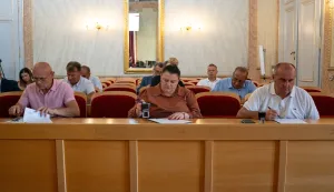 Osijek, 24. 8. 2026., Dodjela ugovora za kuće u sklopu projekta Na&scaron;a SiB, na&scaron; dom kuće; općine; izgradnja; potpore; mlade obitelji; ruralna područja; načelnici; ugovori