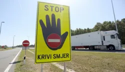 snimio Davor KIBEL,Osijek, 25.08.2015. Reportaa sa autoceste, autoput, stajalite, odmorite, benzinska pumpa, A3, Novska sjever, stop krivi smjer