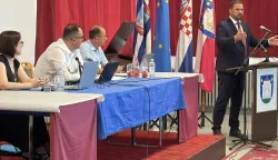ĐakovoGradonačelnik Marin Mandarić za vijećničkom govornicomKolovoz 2026.