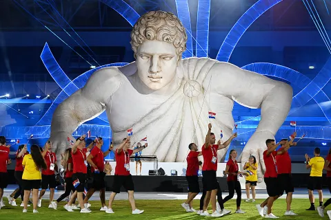 MEDITERANSKE IGRE U TARANTU (ITALIJA) - 2026.SVEČANO OTVARANJENa svečanosti otvaranja XX. Mediteranskih igara u Tarantu, hrvatski stjegono&scaron;e su bili Nives Jelovica (boćanje) i Ivan &Scaron;apina (taekwondo).Svečanost otvaranja Mediteranskih igara je bila na obnovljenom stadionu Erasmo Iacovone u Tarantu (Italija)