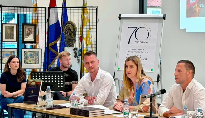 VINKOVCIU Gradskoj knjižnici i čitaonici Vinkovci predstavljena je opsežna monografija posvećena 70 godina dugoj i bogatoj povijesti vinkovačke Ekonomske i trgovačke &scaron;kole Ivana Domca kolovoz 2026.
