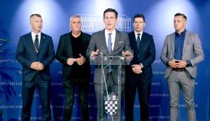 21.08.2026., Zagreb - Na konferenciji za medije odrzanoj u Saboru o izvanrednoj sjednici Sabora govorilu su Nikola Grmoja, Zvonimir Troskot i Miro Bulj. Photo: Patrik Macek/PIXSELL