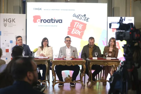 Zagreb, 25.08.2026 - Hrvatska gospodarska komora (HGK) na konferenciji za medije predstavlla je inicijativu CROATIVA te konferenciju CROATIVA - Outside the Box koje promoviraju kreativne i kulturne industrije te inovativno poduzetni&scaron;tvo. Na fotografiji (L-D) prorektor Sveučili&scaron;ta Algebra Bernays Božo Skoko,, direktorica Centra za kreativne industrije, obrazovanje i inovativno poduzetni&scaron;tvo HGK Jagoda Divić, zamjenik predsjednika HGK Tomislav Rado&scaron;, umjetnički direktor Pulskog filmskog festivala Danijel Pek, Ivona Radić.foto HINA/ Denis CERIĆ /dc